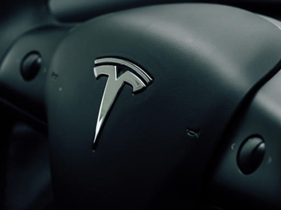 Otoritas AS Menyelidiki Apakah Kecelakaan Lalu Lintas Dapat Disebabkan oleh Sistem Autopilot Tesla